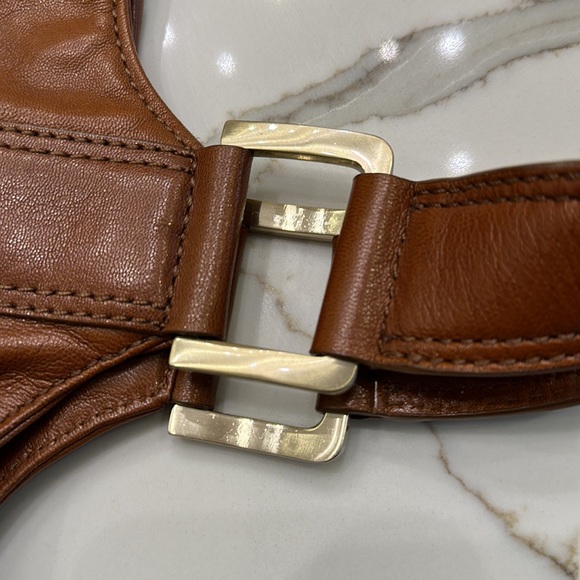 Vintage leather Michael Kors Camel coloured shoulder bag with gold hardware - Picture 9 of 14